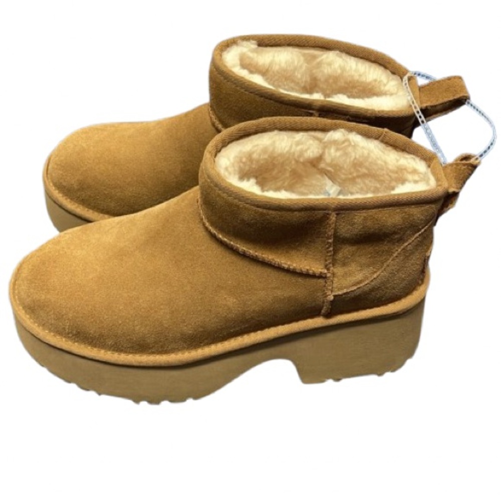 UGG®
Classic Ultra Mini
New Heights
Platform Boot (Women)(NWB) - Picture 7 of 14